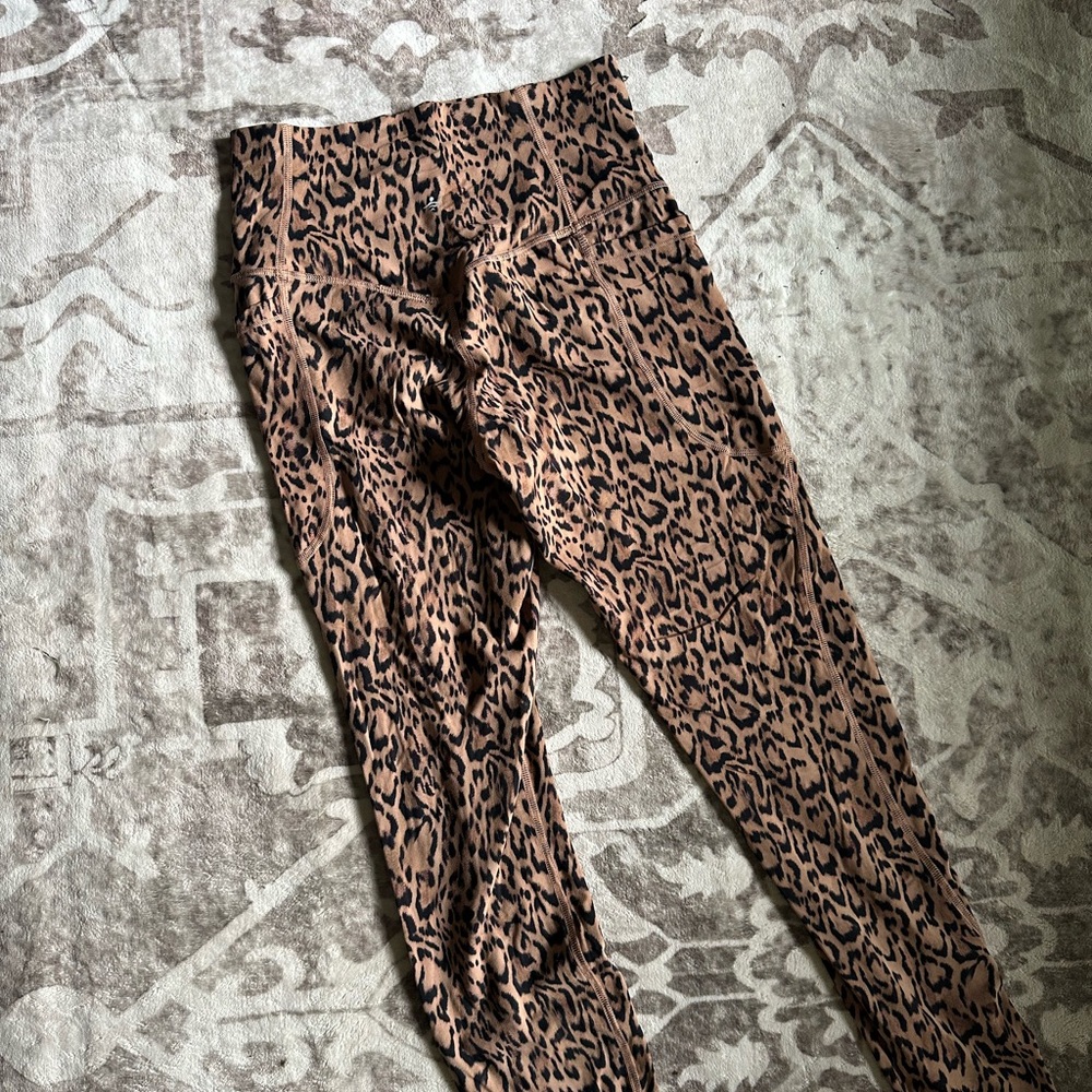 Halara High Waist Ultra Sculpt Legging Leopard Print Small 7/8 - Picture 7 of 10